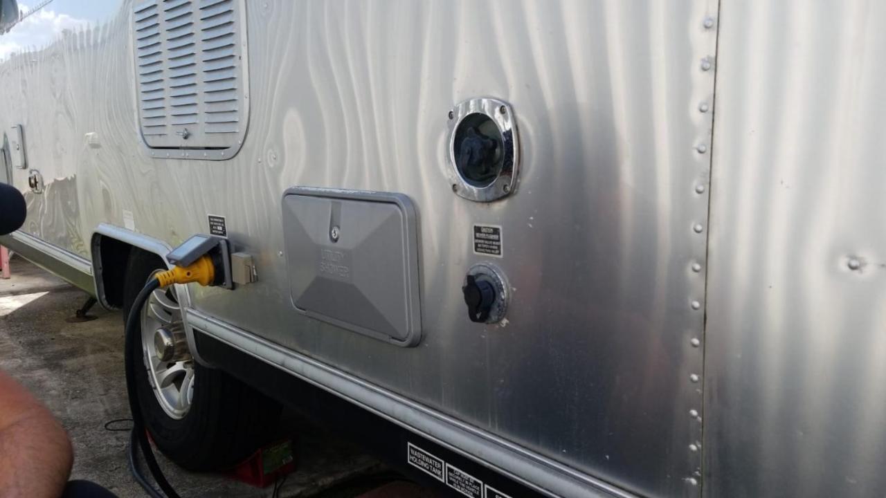 Airstream In The Center Of It All Miami Exterior photo